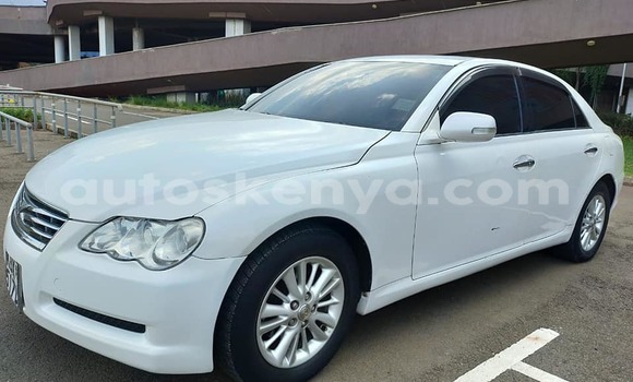 Nunua Ilio tumika Toyota Mark X Nyeupe Gari ndani ya Nairobi nchini Nairobi