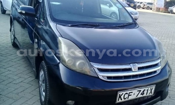 Oofamaa Toyota ISIS Black Makiinaa iti Nairobi keessatti Nairobi keessatti