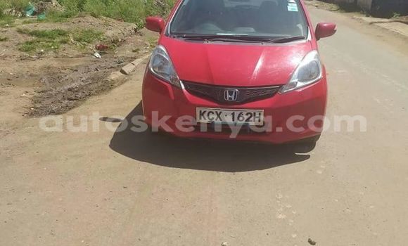 Nunua Ilio tumika Honda Fit Nyekundu Gari ndani ya Nairobi nchini Nairobi