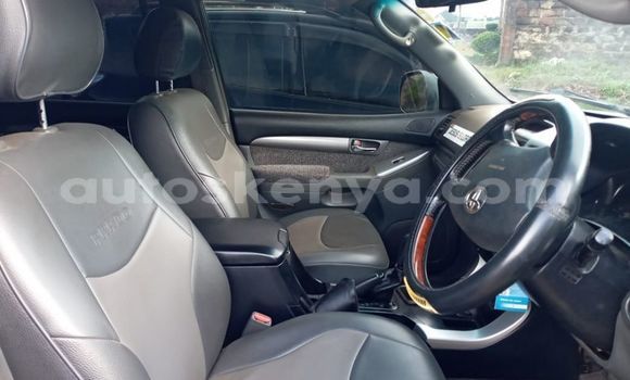 Nunua Ilio tumika Toyota Land Cruiser Prado Fedha Gari ndani ya Nakuru nchini Bonde la Ufafanuzi Nunua Ilio tumika Toyota Land Cruiser Prado Fedha Gari ndani ya Nakuru nchini Bonde la Ufafanuzi