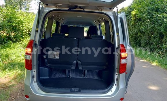 Nunua Ilio tumika Toyota Noah Fedha Gari ndani ya Nairobi nchini Nairobi Nunua Ilio tumika Toyota Noah Fedha Gari ndani ya Nairobi nchini Nairobi