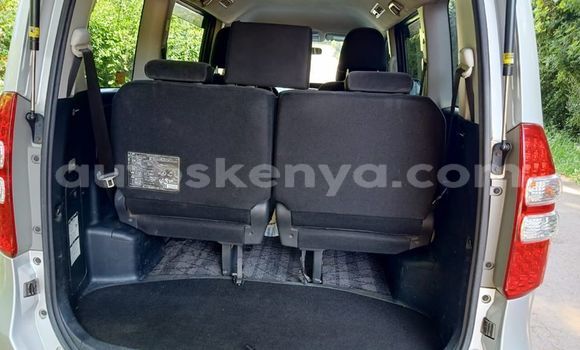 Nunua Ilio tumika Toyota Noah Fedha Gari ndani ya Nairobi nchini Nairobi Nunua Ilio tumika Toyota Noah Fedha Gari ndani ya Nairobi nchini Nairobi