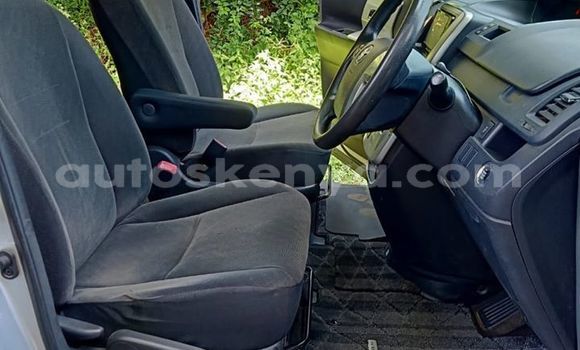 Nunua Ilio tumika Toyota Noah Fedha Gari ndani ya Nairobi nchini Nairobi Nunua Ilio tumika Toyota Noah Fedha Gari ndani ya Nairobi nchini Nairobi