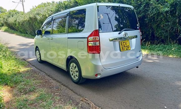 Nunua Ilio tumika Toyota Noah Fedha Gari ndani ya Nairobi nchini Nairobi Nunua Ilio tumika Toyota Noah Fedha Gari ndani ya Nairobi nchini Nairobi