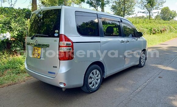 Nunua Ilio tumika Toyota Noah Fedha Gari ndani ya Nairobi nchini Nairobi Nunua Ilio tumika Toyota Noah Fedha Gari ndani ya Nairobi nchini Nairobi