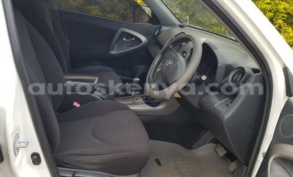 Nunua Ilio tumika Toyota RAV4 Nyeupe Gari ndani ya Nairobi nchini Nairobi Nunua Ilio tumika Toyota RAV4 Nyeupe Gari ndani ya Nairobi nchini Nairobi
