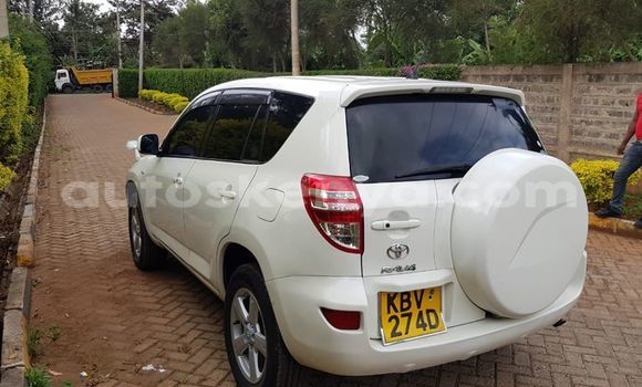 Nunua Ilio tumika Toyota RAV4 Nyeupe Gari ndani ya Nairobi nchini Nairobi Nunua Ilio tumika Toyota RAV4 Nyeupe Gari ndani ya Nairobi nchini Nairobi