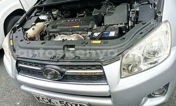 Nunua Ilio tumika Toyota RAV4 Fedha Gari ndani ya Nairobi nchini Nairobi Nunua Ilio tumika Toyota RAV4 Fedha Gari ndani ya Nairobi nchini Nairobi