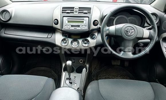 Nunua Ilio tumika Toyota RAV4 Fedha Gari ndani ya Nairobi nchini Nairobi Nunua Ilio tumika Toyota RAV4 Fedha Gari ndani ya Nairobi nchini Nairobi