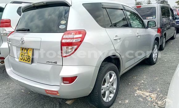 Nunua Ilio tumika Toyota RAV4 Fedha Gari ndani ya Nairobi nchini Nairobi Nunua Ilio tumika Toyota RAV4 Fedha Gari ndani ya Nairobi nchini Nairobi