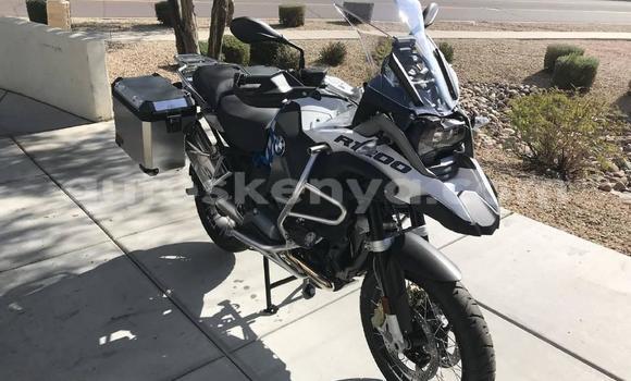 Buy New BMW R 1200 Blue Bike in Nairobi in Nairobi Buy New BMW R 1200 Blue Bike in Nairobi in Nairobi