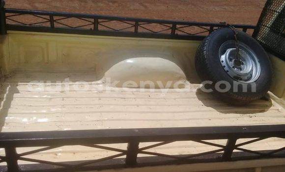 Oofamaa Toyota Pickup Beige Makiinaa iti Eldoret keessatti Rift Valley keessatti Oofamaa Toyota Pickup Beige Makiinaa iti Eldoret keessatti Rift Valley keessatti