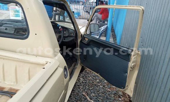 Oofamaa Peugeot 504 Beige Makiinaa iti Nairobi keessatti Nairobi keessatti Oofamaa Peugeot 504 Beige Makiinaa iti Nairobi keessatti Nairobi keessatti