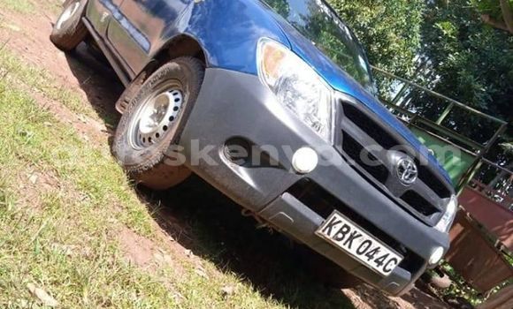 Oofamaa Toyota Hilux Blue Makiinaa iti Kitale keessatti Rift Valley keessatti Oofamaa Toyota Hilux Blue Makiinaa iti Kitale keessatti Rift Valley keessatti