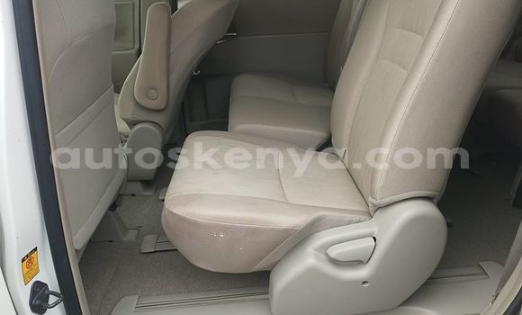 Oofamaa Toyota Noah White Makiinaa iti Nairobi keessatti Nairobi keessatti Oofamaa Toyota Noah White Makiinaa iti Nairobi keessatti Nairobi keessatti