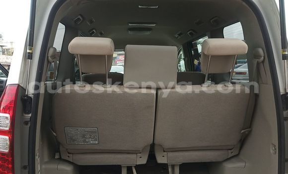 Oofamaa Toyota Noah White Makiinaa iti Nairobi keessatti Nairobi keessatti Oofamaa Toyota Noah White Makiinaa iti Nairobi keessatti Nairobi keessatti