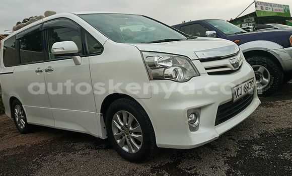 Oofamaa Toyota Noah White Makiinaa iti Nairobi keessatti Nairobi keessatti Oofamaa Toyota Noah White Makiinaa iti Nairobi keessatti Nairobi keessatti