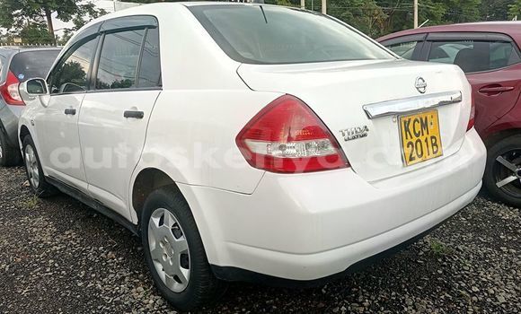 Oofamaa Nissan tiida White Makiinaa iti Nairobi keessatti Nairobi keessatti Oofamaa Nissan tiida White Makiinaa iti Nairobi keessatti Nairobi keessatti