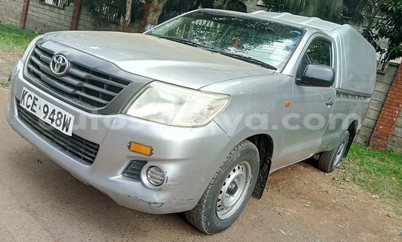Oofamaa Toyota Hilux Silver Makiinaa iti Nairobi keessatti Nairobi keessatti Oofamaa Toyota Hilux Silver Makiinaa iti Nairobi keessatti Nairobi keessatti