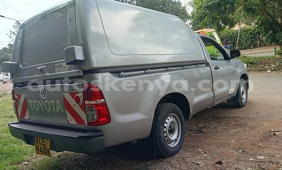 Oofamaa Toyota Hilux Silver Makiinaa iti Nairobi keessatti Nairobi keessatti Oofamaa Toyota Hilux Silver Makiinaa iti Nairobi keessatti Nairobi keessatti
