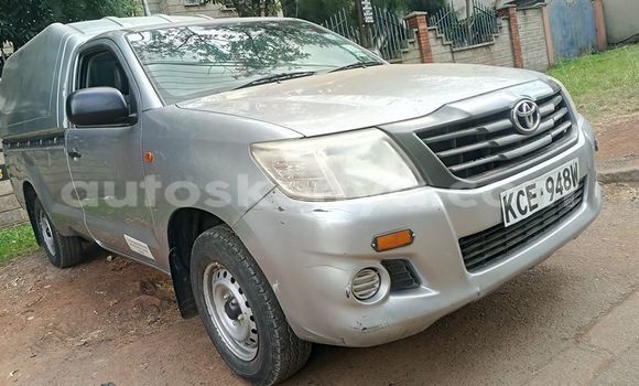 Oofamaa Toyota Hilux Silver Makiinaa iti Nairobi keessatti Nairobi keessatti Oofamaa Toyota Hilux Silver Makiinaa iti Nairobi keessatti Nairobi keessatti