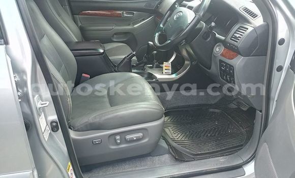 Oofamaa Toyota Land Cruiser Prado Silver Makiinaa iti Nairobi keessatti Nairobi keessatti Oofamaa Toyota Land Cruiser Prado Silver Makiinaa iti Nairobi keessatti Nairobi keessatti