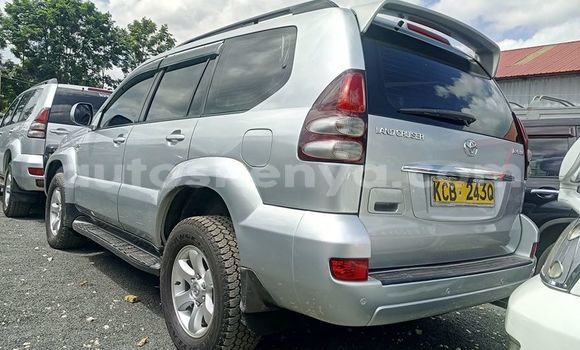 Oofamaa Toyota Land Cruiser Prado Silver Makiinaa iti Nairobi keessatti Nairobi keessatti Oofamaa Toyota Land Cruiser Prado Silver Makiinaa iti Nairobi keessatti Nairobi keessatti