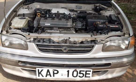 Oofamaa Toyota Corolla Silver Makiinaa iti Nairobi keessatti Nairobi keessatti Oofamaa Toyota Corolla Silver Makiinaa iti Nairobi keessatti Nairobi keessatti