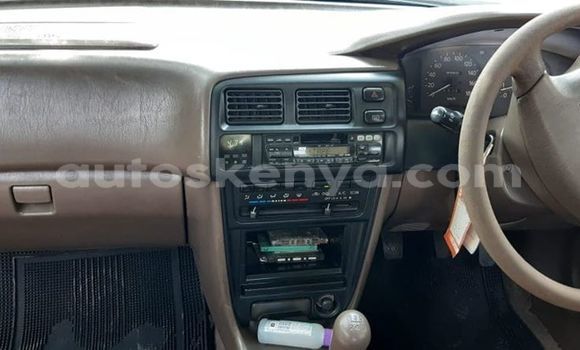 Oofamaa Toyota Corolla Silver Makiinaa iti Nairobi keessatti Nairobi keessatti Oofamaa Toyota Corolla Silver Makiinaa iti Nairobi keessatti Nairobi keessatti