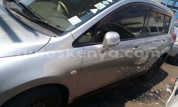Oofamaa Nissan tiida Silver Makiinaa iti Nairobi keessatti Nairobi keessatti Oofamaa Nissan tiida Silver Makiinaa iti Nairobi keessatti Nairobi keessatti