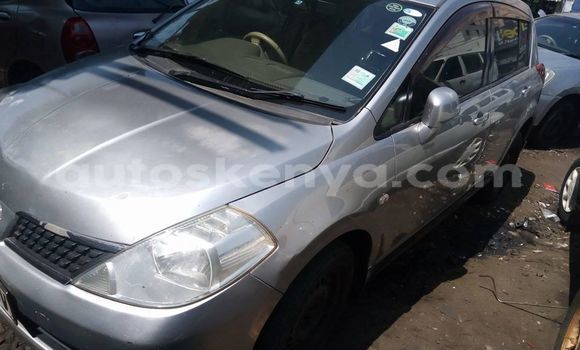 Oofamaa Nissan tiida Silver Makiinaa iti Nairobi keessatti Nairobi keessatti Oofamaa Nissan tiida Silver Makiinaa iti Nairobi keessatti Nairobi keessatti