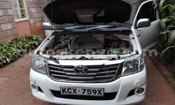 Oofamaa Toyota Hilux White Makiinaa iti Nairobi keessatti Nairobi keessatti Oofamaa Toyota Hilux White Makiinaa iti Nairobi keessatti Nairobi keessatti