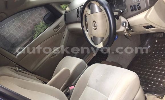 Oofamaa Toyota ISIS Blue Makiinaa iti Nairobi keessatti Nairobi keessatti Oofamaa Toyota ISIS Blue Makiinaa iti Nairobi keessatti Nairobi keessatti