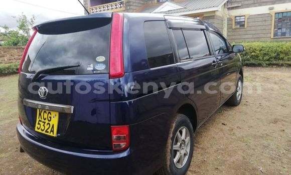 Oofamaa Toyota ISIS Blue Makiinaa iti Nairobi keessatti Nairobi keessatti Oofamaa Toyota ISIS Blue Makiinaa iti Nairobi keessatti Nairobi keessatti