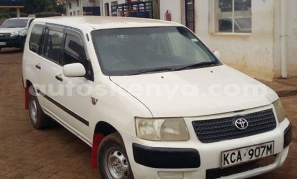 Nunua Ilio tumika Toyota Succeed Nyeupe Gari ndani ya Nairobi nchini Nairobi