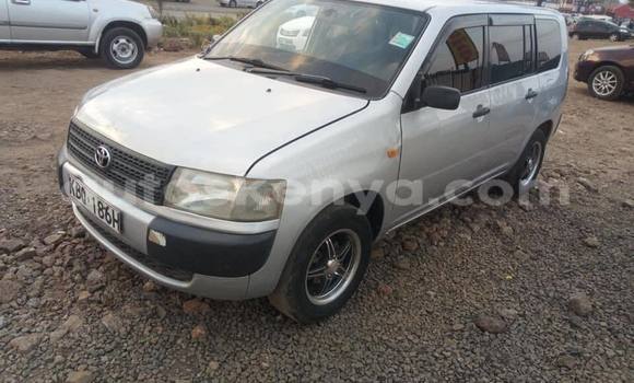 Oofamaa Toyota Probox Silver Makiinaa iti Nairobi keessatti Nairobi keessatti