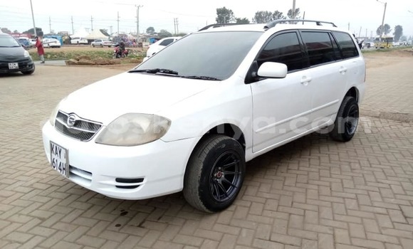 Nunua Ilio tumika Toyota Fielder Nyeupe Gari ndani ya Nairobi nchini Nairobi