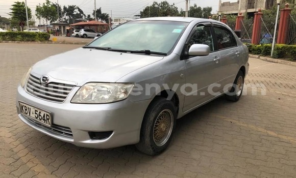 Oofamaa Toyota Corolla Silver Makiinaa iti Nairobi keessatti Nairobi keessatti