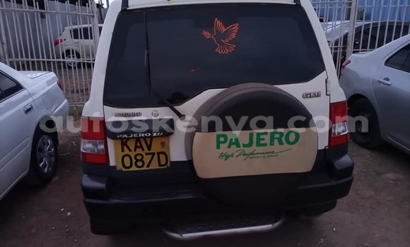 Nunua Ilio tumika Mitsubishi Pajero iO Nyeupe Gari ndani ya Nairobi nchini Nairobi Nunua Ilio tumika Mitsubishi Pajero iO Nyeupe Gari ndani ya Nairobi nchini Nairobi