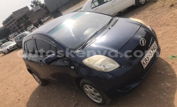 Oofamaa Toyota Vitz Black Makiinaa iti Nairobi keessatti Nairobi keessatti