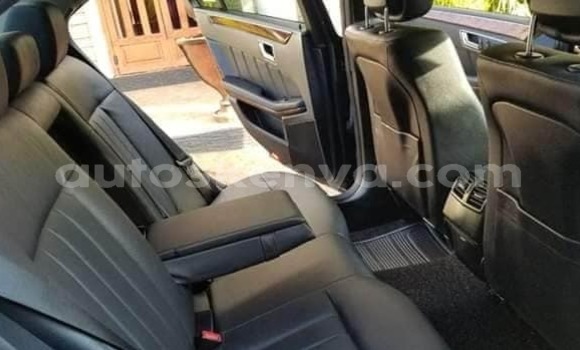 Buy Used Mercedes‒Benz E–Class Blue Car in Nairobi in Nairobi Buy Used Mercedes‒Benz E–Class Blue Car in Nairobi in Nairobi