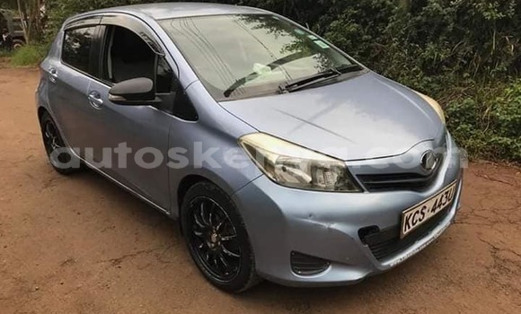 Oofamaa Toyota Vitz Blue Makiinaa iti Nairobi keessatti Nairobi keessatti