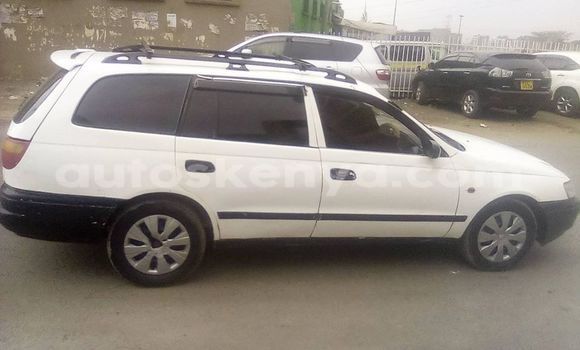 Nunua Ilio tumika Toyota Caldina Nyeupe Gari ndani ya Nairobi nchini Nairobi