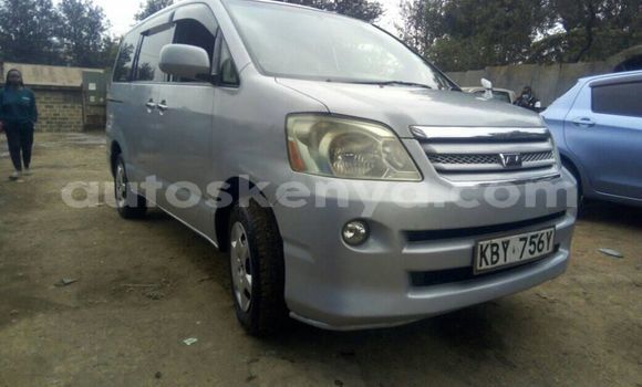 Nunua Ilio tumika Toyota Noah Fedha Gari ndani ya Nairobi nchini Nairobi