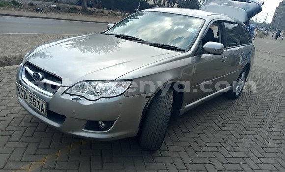 Nunua Ilio tumika Subaru Legacy Fedha Gari ndani ya Nairobi nchini Nairobi