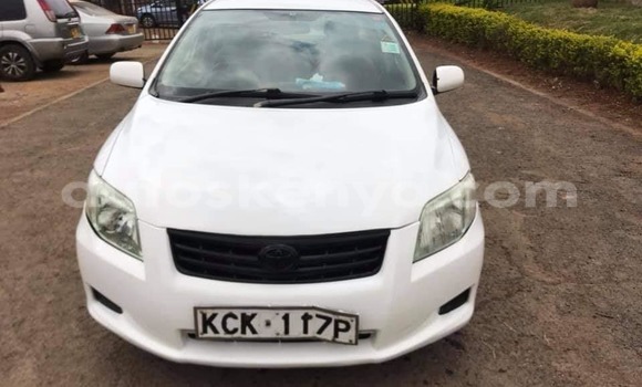 Nunua Ilio tumika Toyota Axio Nyeupe Gari ndani ya Nairobi nchini Nairobi