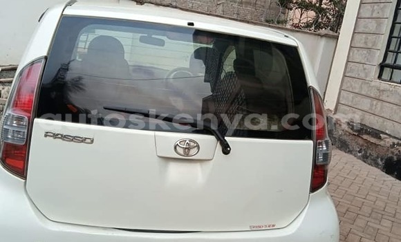 Oofamaa Toyota Passo White Makiinaa iti Nairobi keessatti Nairobi keessatti Oofamaa Toyota Passo White Makiinaa iti Nairobi keessatti Nairobi keessatti