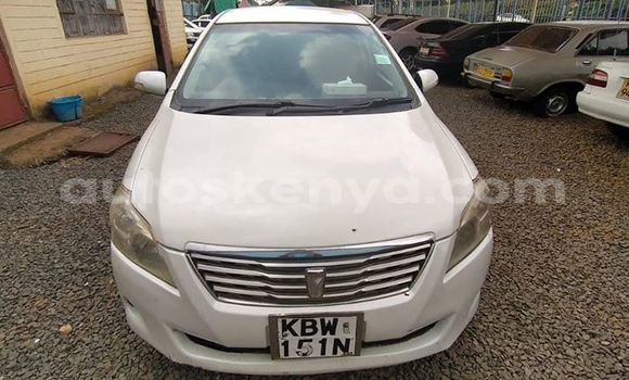 Oofamaa Toyota Premio White Makiinaa iti Nairobi keessatti Nairobi keessatti