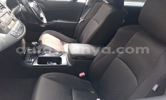 Nunua Ilio tumika Toyota Crown Nyeupe Gari ndani ya Nairobi nchini Nairobi Nunua Ilio tumika Toyota Crown Nyeupe Gari ndani ya Nairobi nchini Nairobi