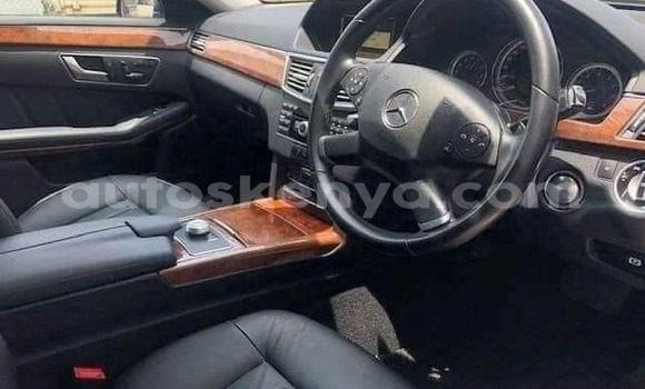 Nunua Ilio tumika Mercedes‒Benz E–Class Bluu Gari ndani ya Nairobi nchini Nairobi Nunua Ilio tumika Mercedes‒Benz E–Class Bluu Gari ndani ya Nairobi nchini Nairobi